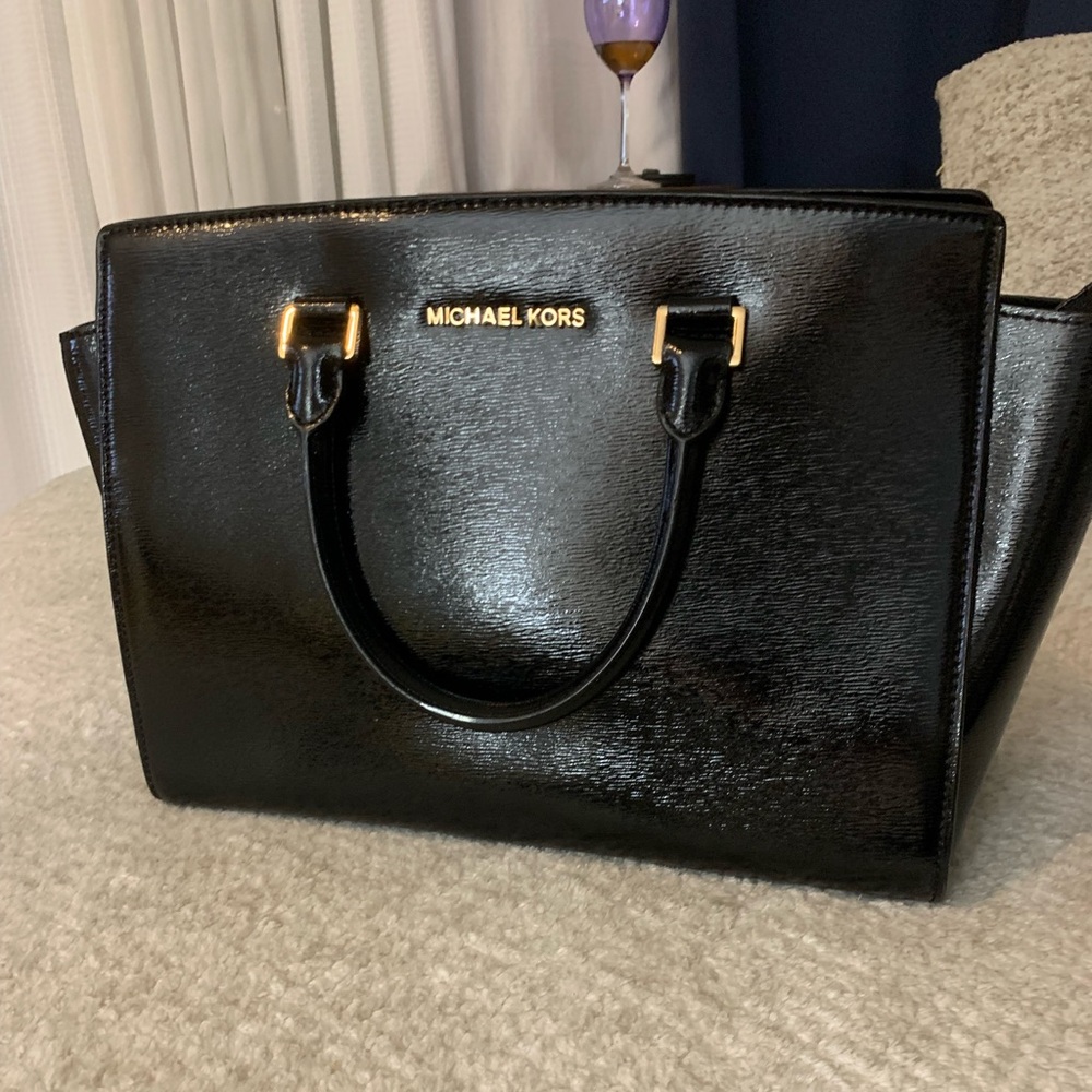 Michael Kors, black leather purse